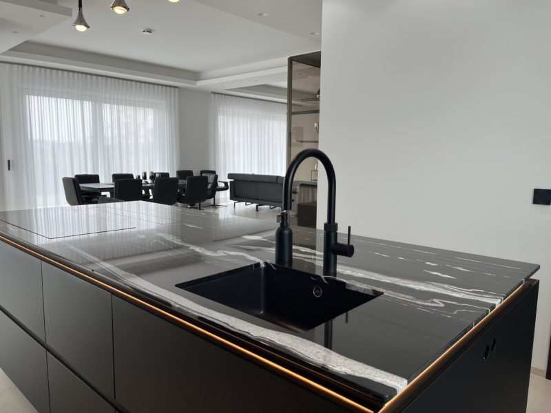 Große Insel Copacabana Granit Arbeitsplatte Kueche Granitplatte Wiebe Naturstein Keramik