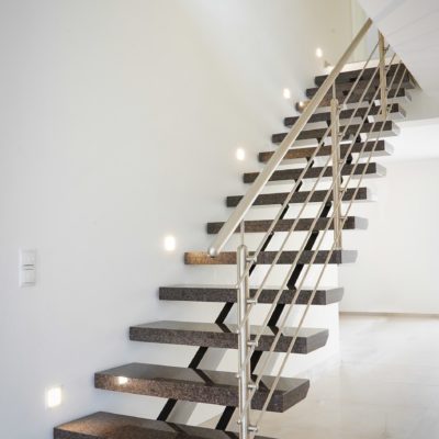 Holmtreppe Coffe Imperial Wiebe Naturstein Keramik Treppen Stufen Innentreppen