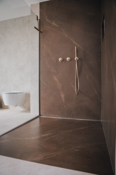 Duschrueckwand Keramik Kopfbrause Wiebe Naturstein Keramik Badezimmer Badgestaltung