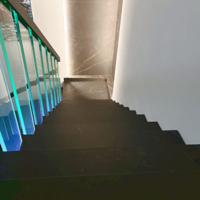 Wiebe Glasgelaender Beleuchtet Naturstein Treppe Treppenstufen Natursteinwerk