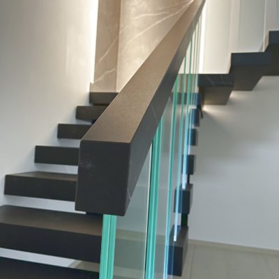 Wiebe Handlauf Aus Stein Dekton Naturstein Treppe Treppenstufen Natursteinwerk