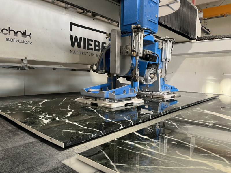 Saege Kuechenarbeitsplatten Mechaniker Kuechenplanung Wiebe Naturstein