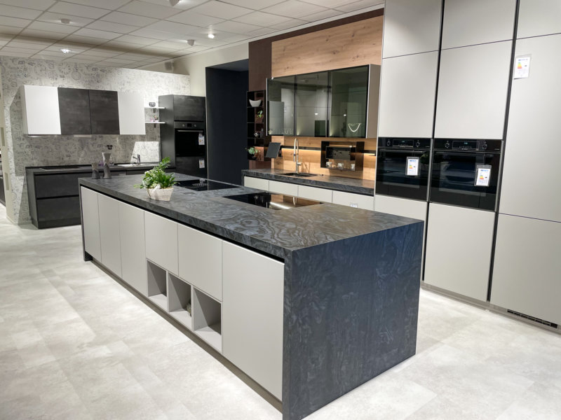 Dekton Insel Mit Wangen Kueche Kuechenstudio Wiebe Dekton Insel Mit Wangen Kueche Kuechenstudio Wiebe