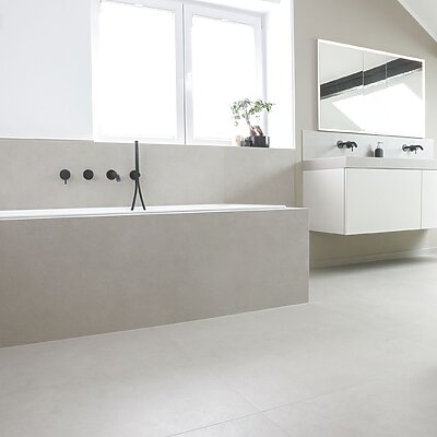 Badezimmer Hell Mit Schwarzen Armaturen Natursteinwerk Wiebe Badplanung Naturstein