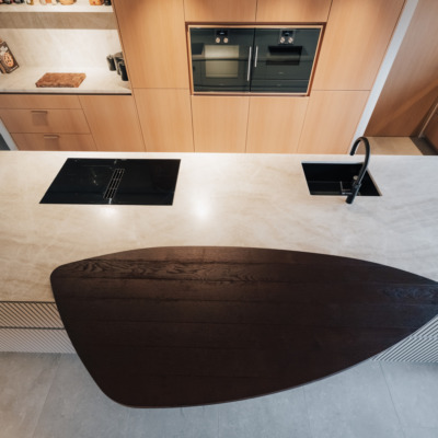 Arbeitsplatte Stein Taj Mahal Flaechenbuendiges Kochfeld Flaechenbuendige Spuele.webp