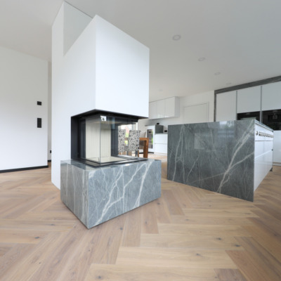 Kaminverkleidung Keramik Naturstein Wiebe Kaminumrandung.webp