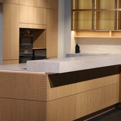 Kueche Eiche Kuechenarbeitsplatte Keramik Creme Beige.webp