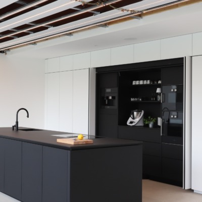 Kuechenarbeitsplatte Schwarz Keramik Robust Pflegeleicht Hitzbeständig Kuecheninsel Pocket Doors (7)