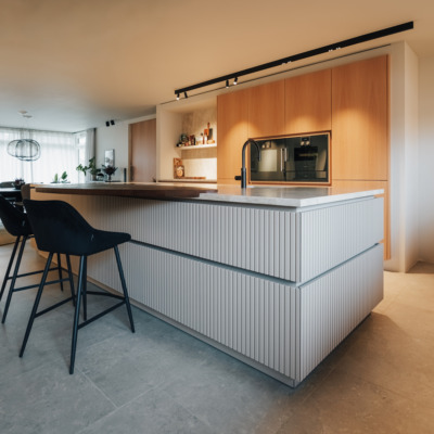 Stein Arbeitsplatte Beige Naturstein Kuecheninsel Theke.webp