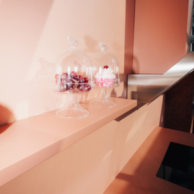 Keramik Arbeitsplatte Dekton Umber Rueckwand Spritzschutz.webp