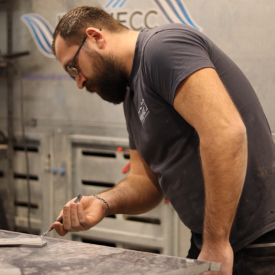 Wiebe Naturstein Keramik Naturwerkstein Mechaniker Karriere Team.webp