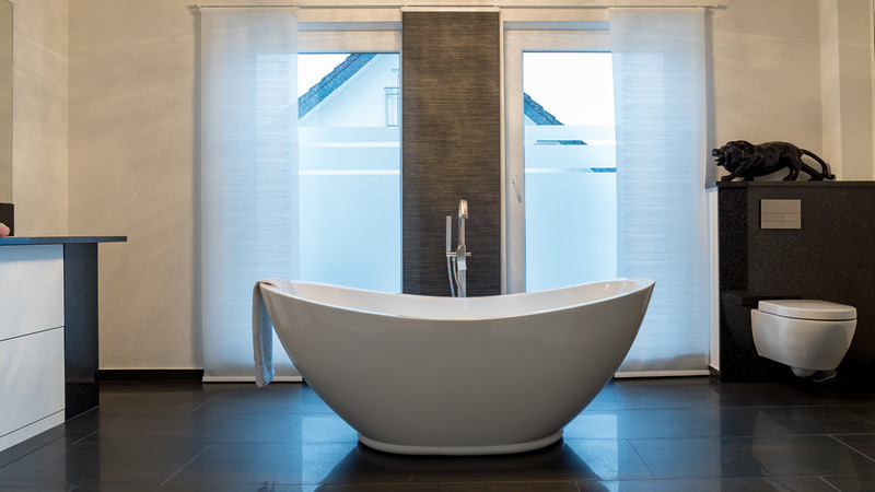 Granit Badezimmer Freistehende Badewanne Badezimmer Schwarz Naturstein.jpg